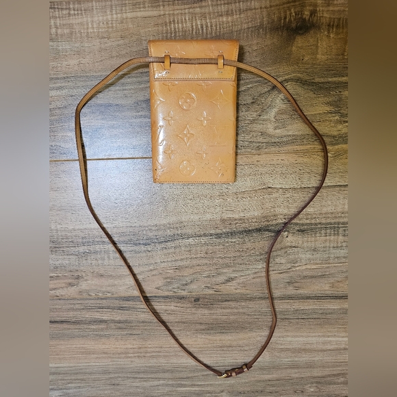 Louis Vuitton Monogram Vernis Walker Rose Wallet Bag - Picture 15 of 17